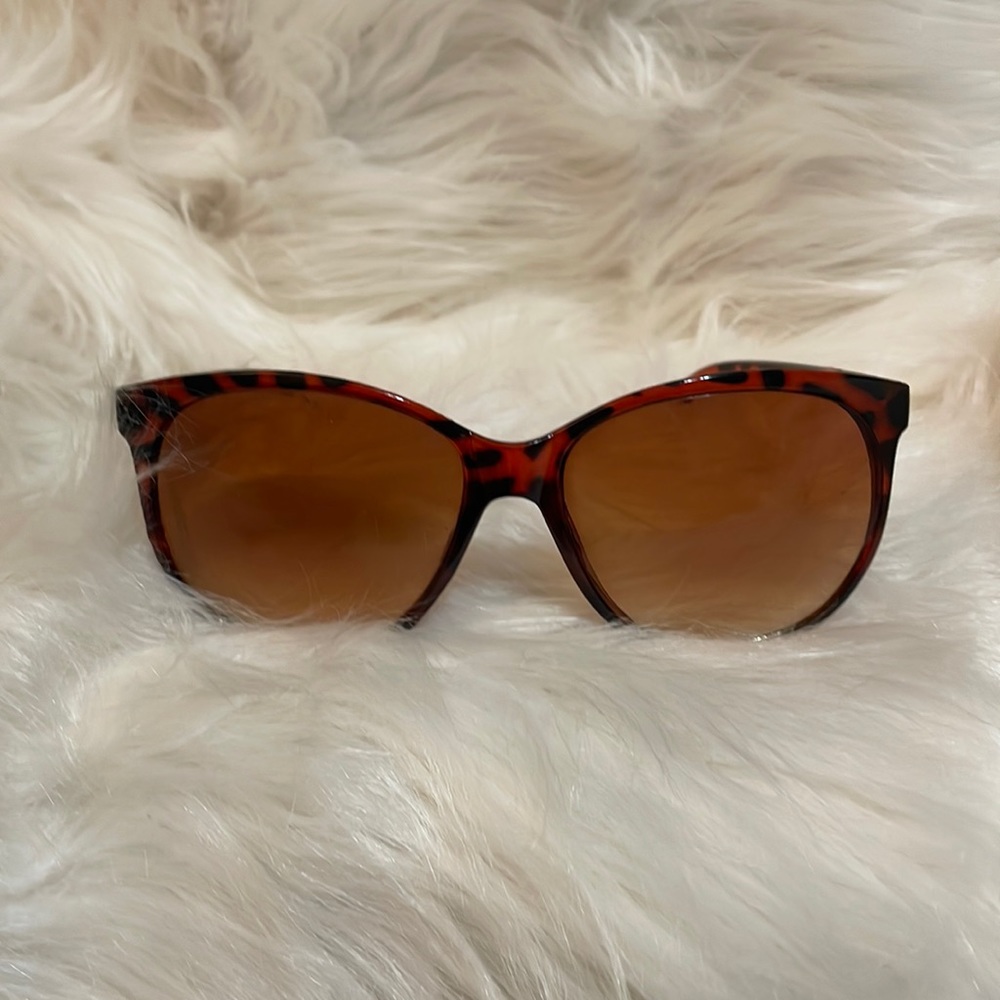 Light Brown Tortoise 🐢 Shell Sunglasses